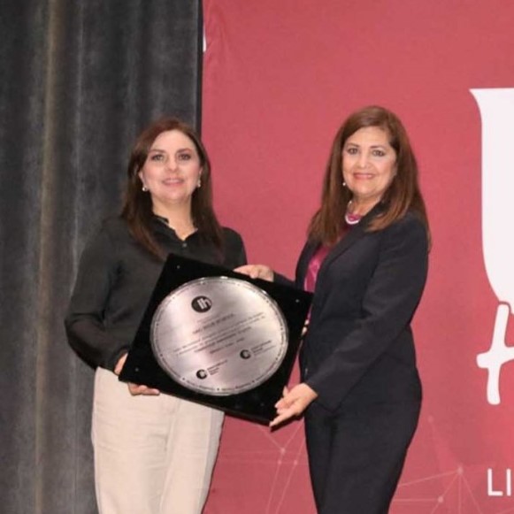 uag-high-school-recibe-sello-de-calidad-cambridge-1